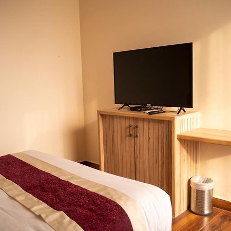 Hotel Black Diamond - Transit Point Inside Hotel Катманду Екстериор снимка
