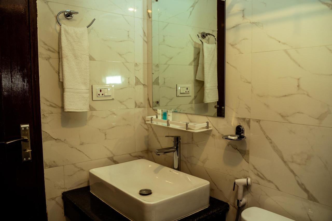 Hotel Black Diamond - Transit Point Inside Hotel Катманду Екстериор снимка