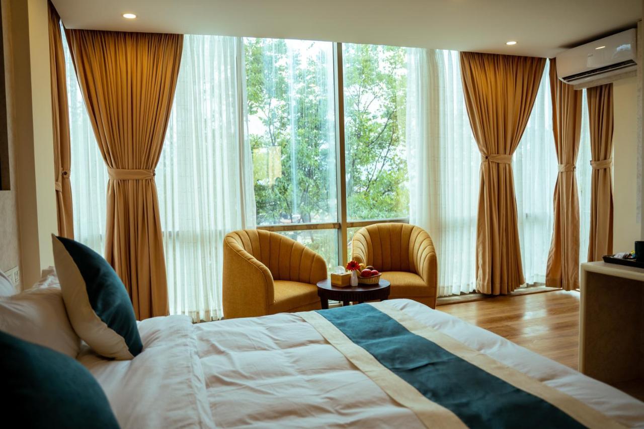 Hotel Black Diamond - Transit Point Inside Hotel Катманду Екстериор снимка