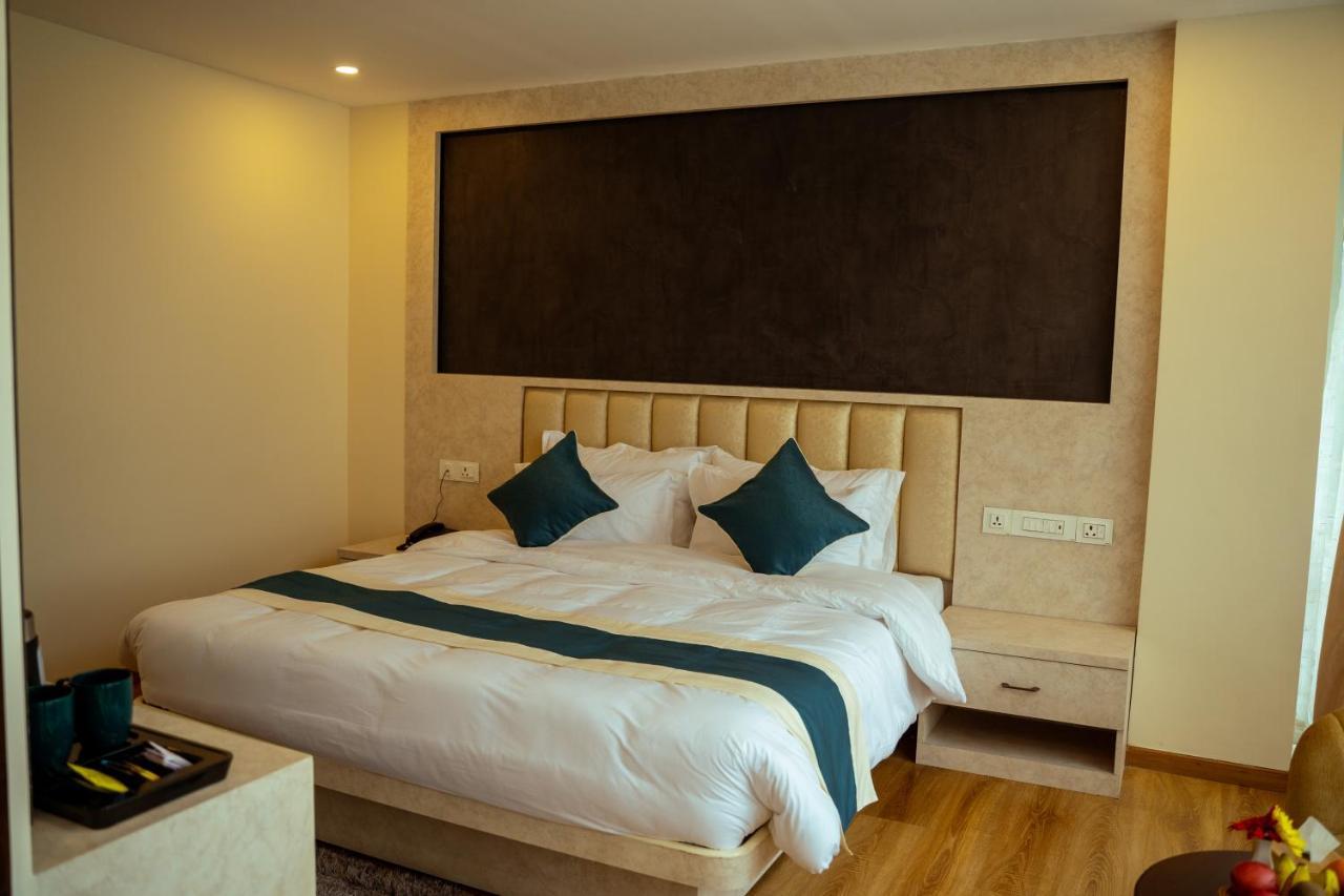 Hotel Black Diamond - Transit Point Inside Hotel Катманду Екстериор снимка