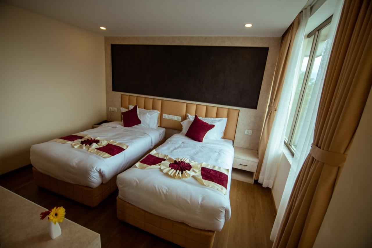 Hotel Black Diamond - Transit Point Inside Hotel Катманду Екстериор снимка
