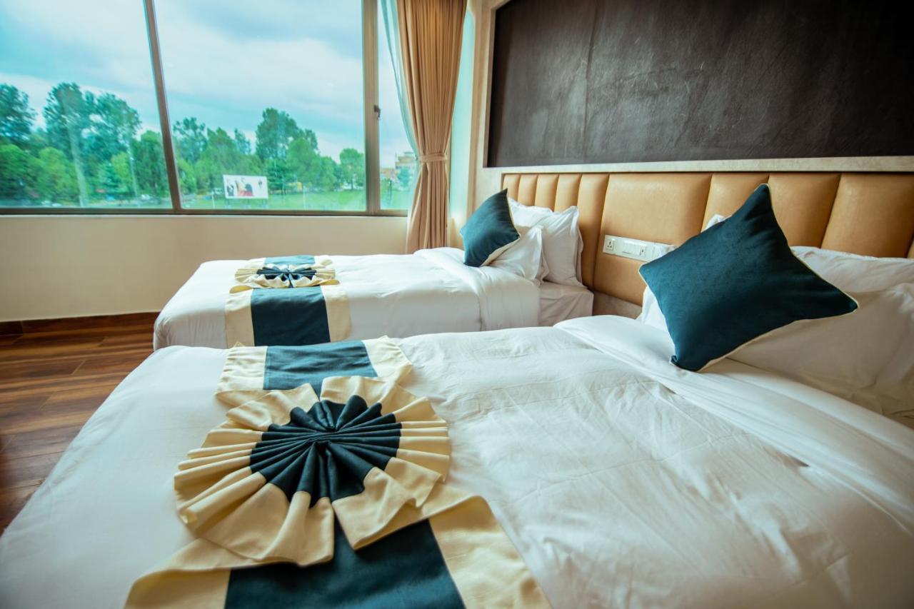 Hotel Black Diamond - Transit Point Inside Hotel Катманду Екстериор снимка