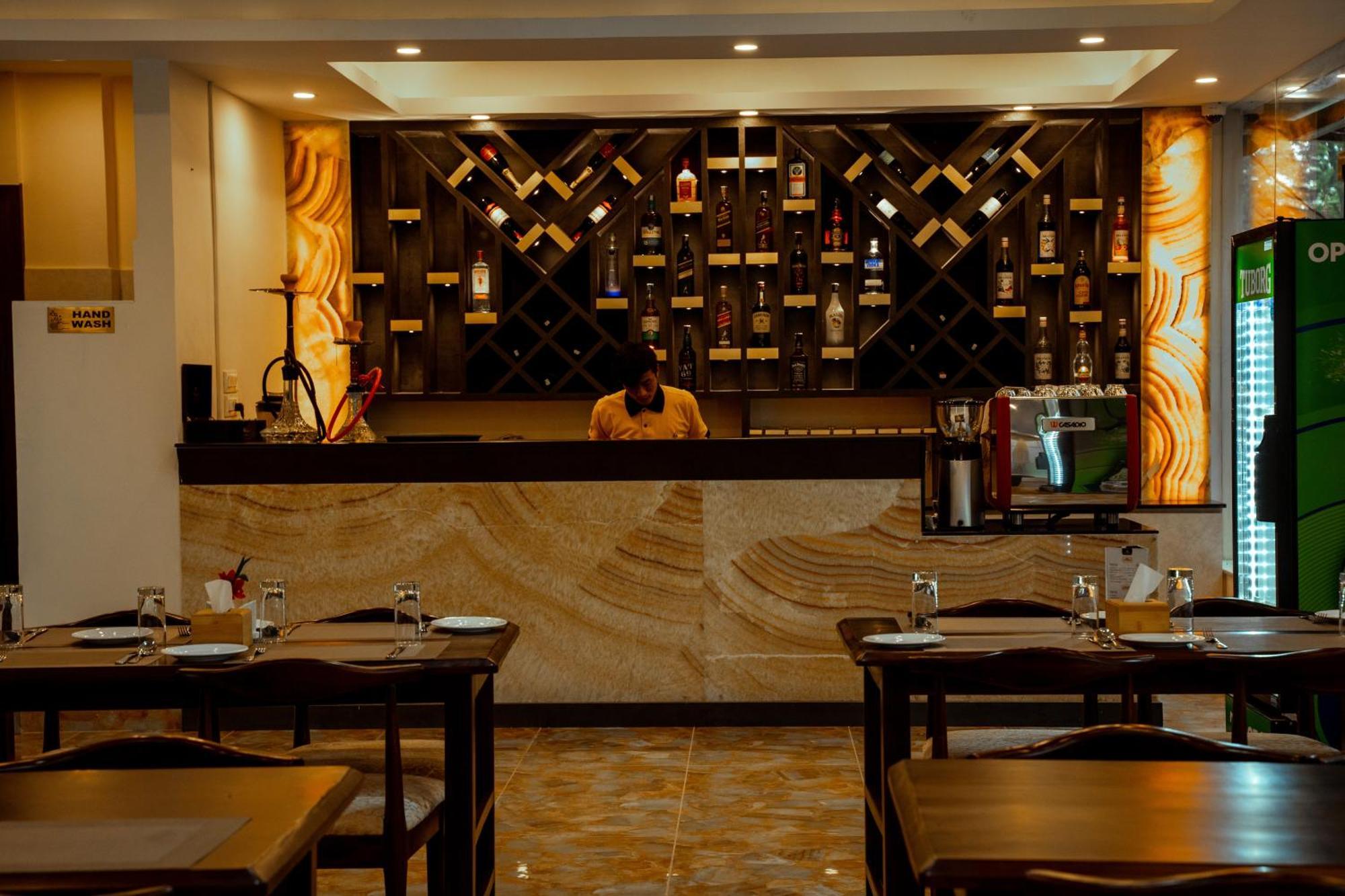 Hotel Black Diamond - Transit Point Inside Hotel Катманду Екстериор снимка